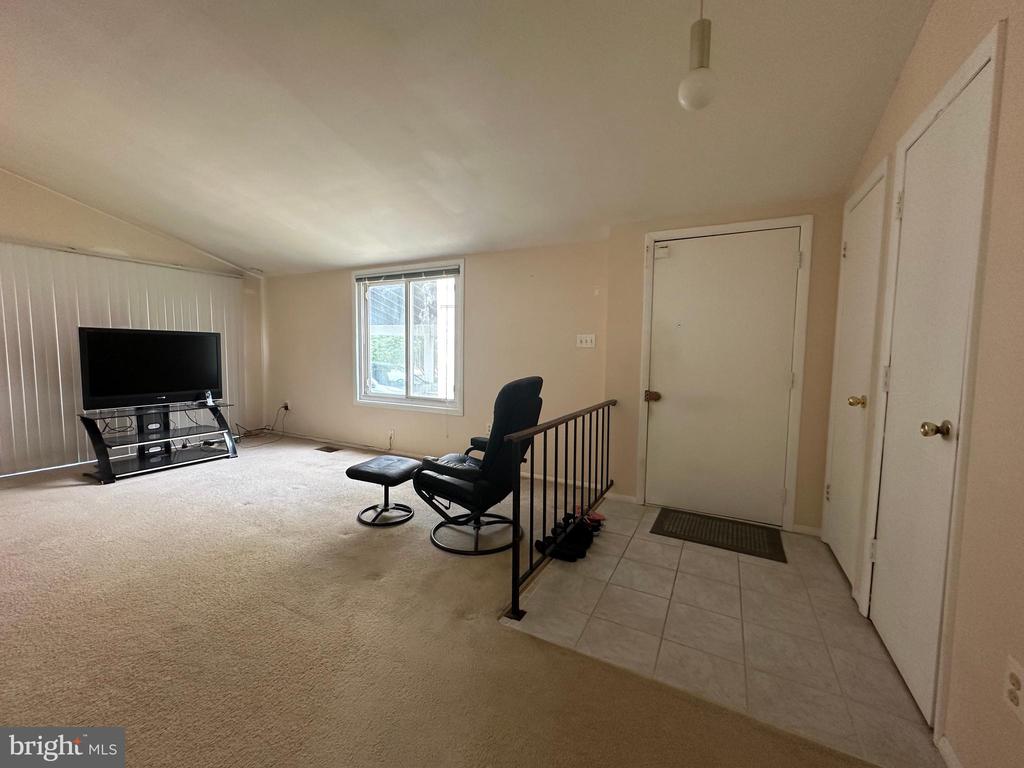 9305 Farewell Rd