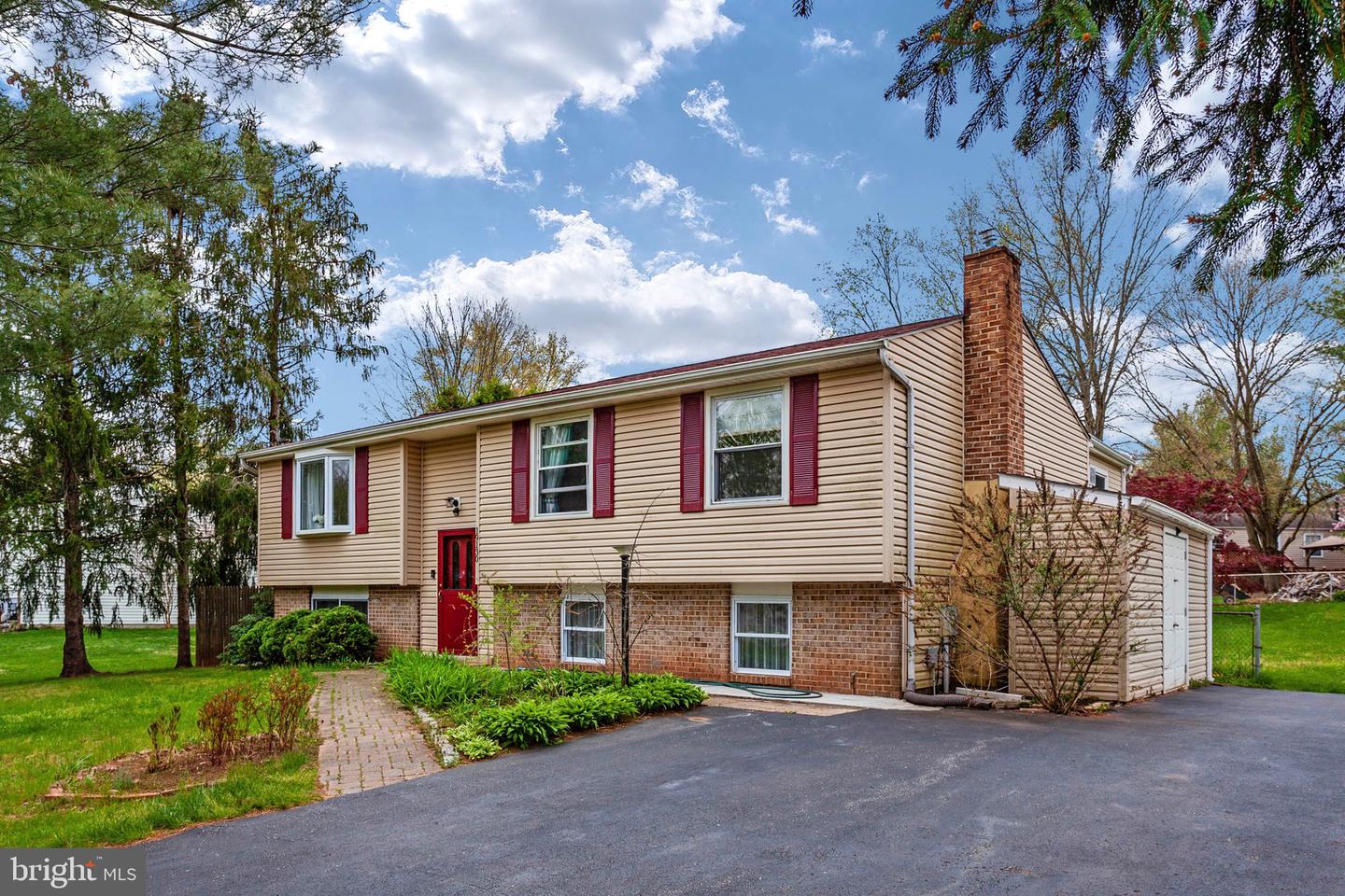 19130 DOWDEN CIRCLE