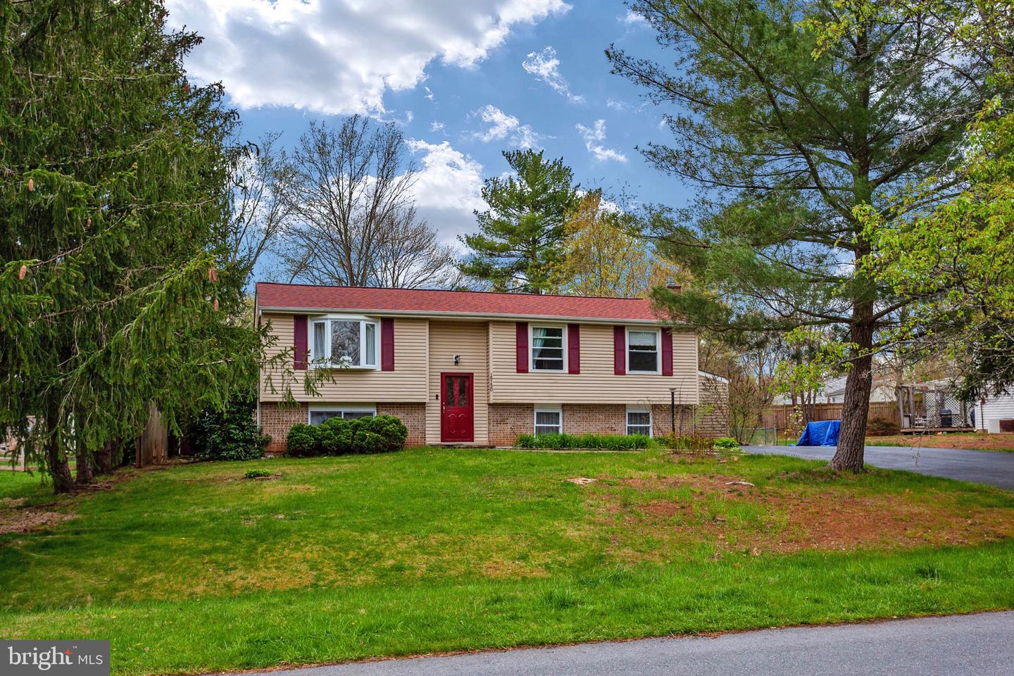 19130 DOWDEN CIRCLE