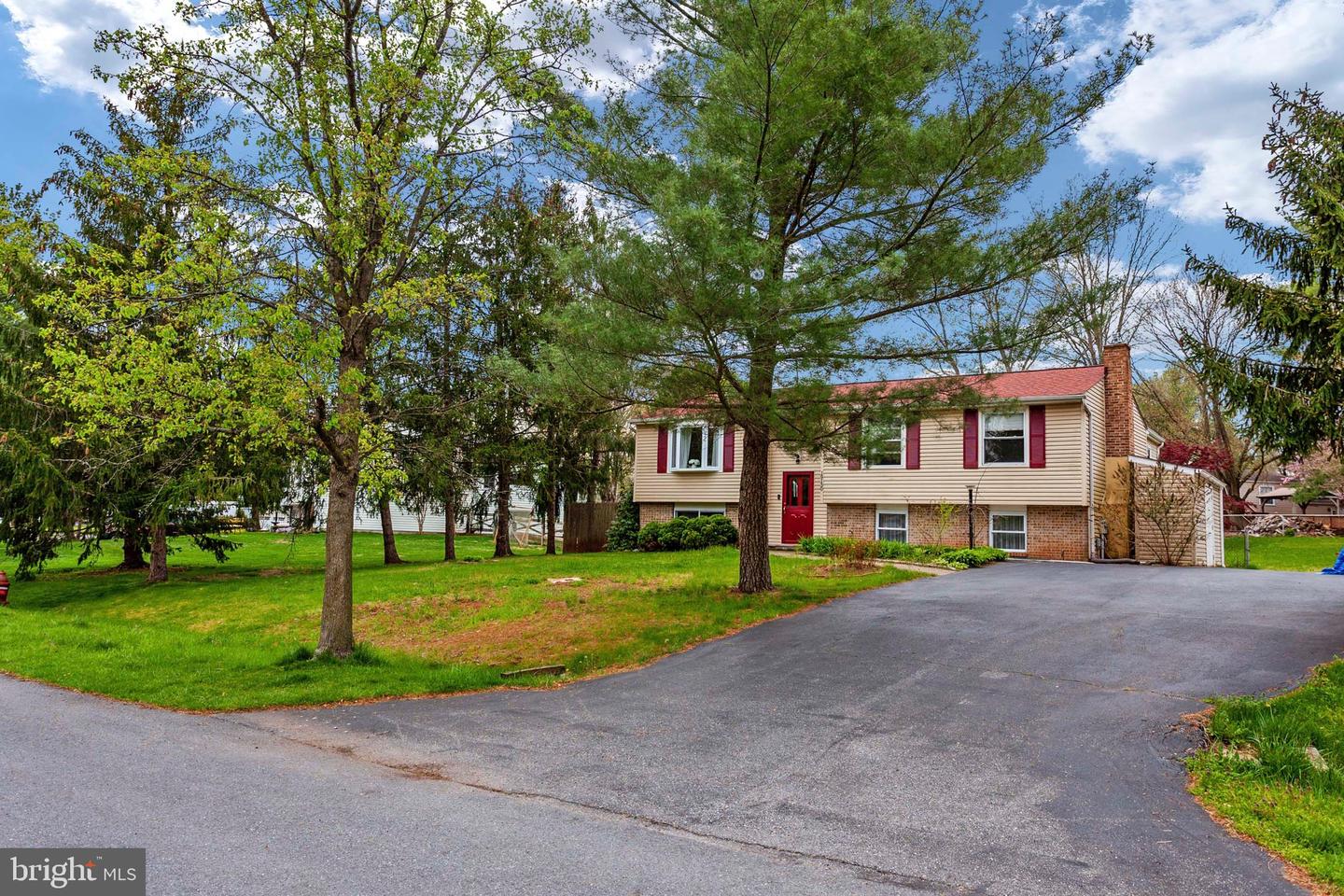 19130 DOWDEN CIRCLE