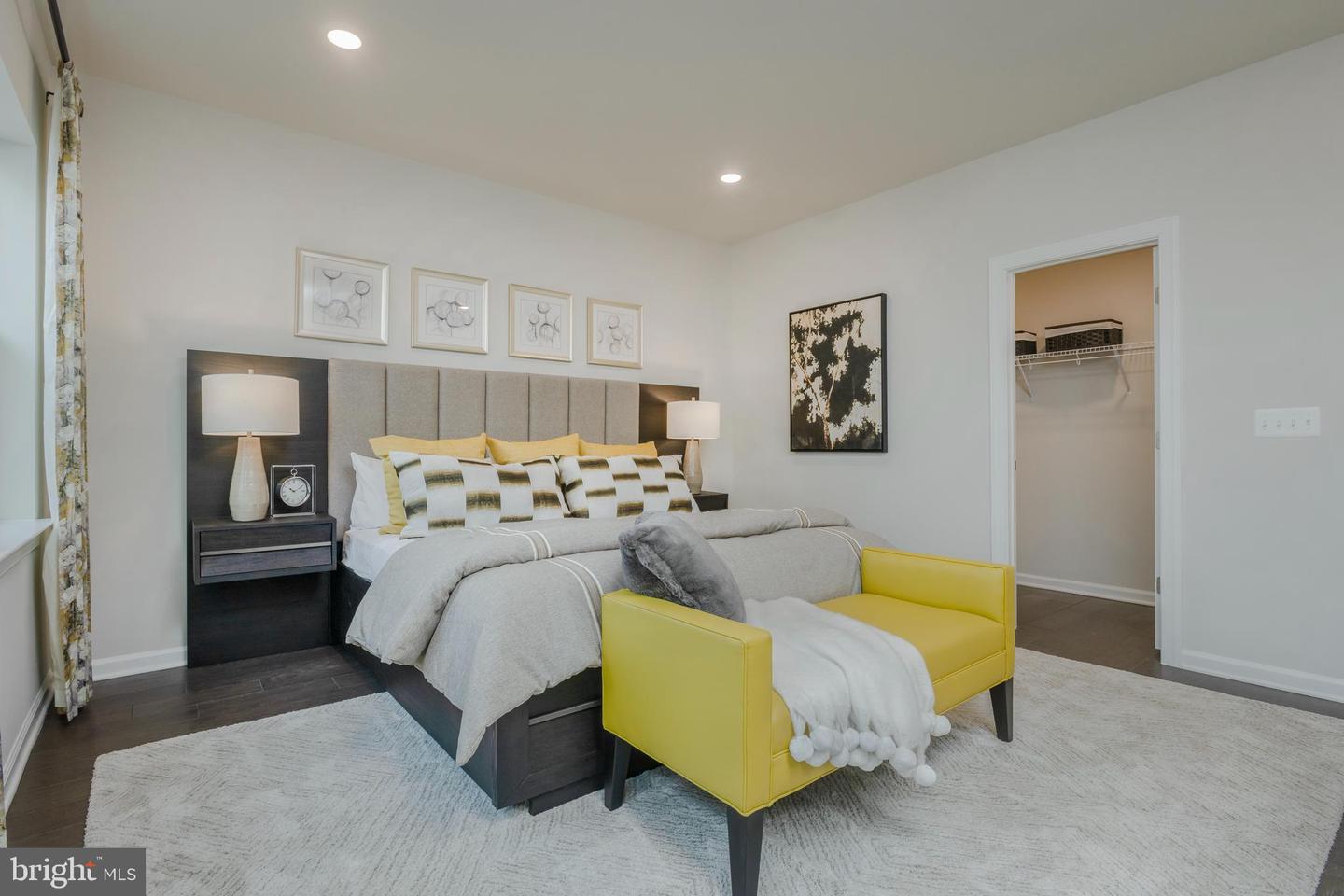 8177 FRONT STREET Unit: Q041