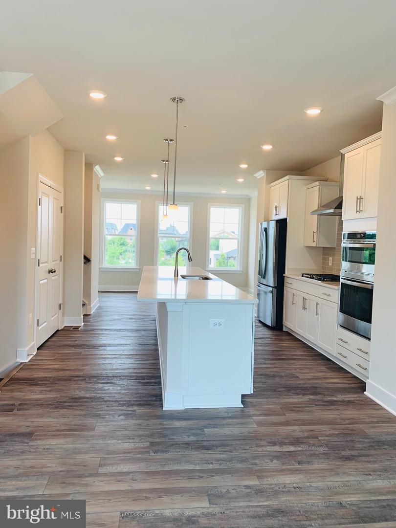 325 SALINGER DRIVE