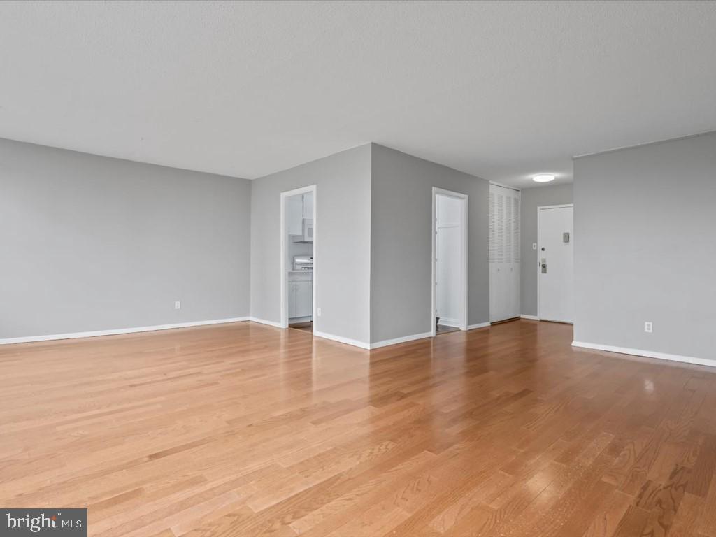 11801 ROCKVILLE PIKE Unit: 710