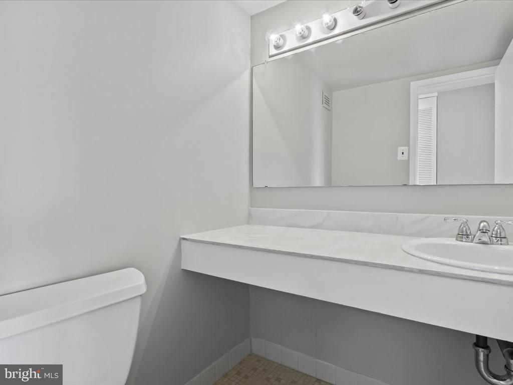 11801 ROCKVILLE PIKE Unit: 710
