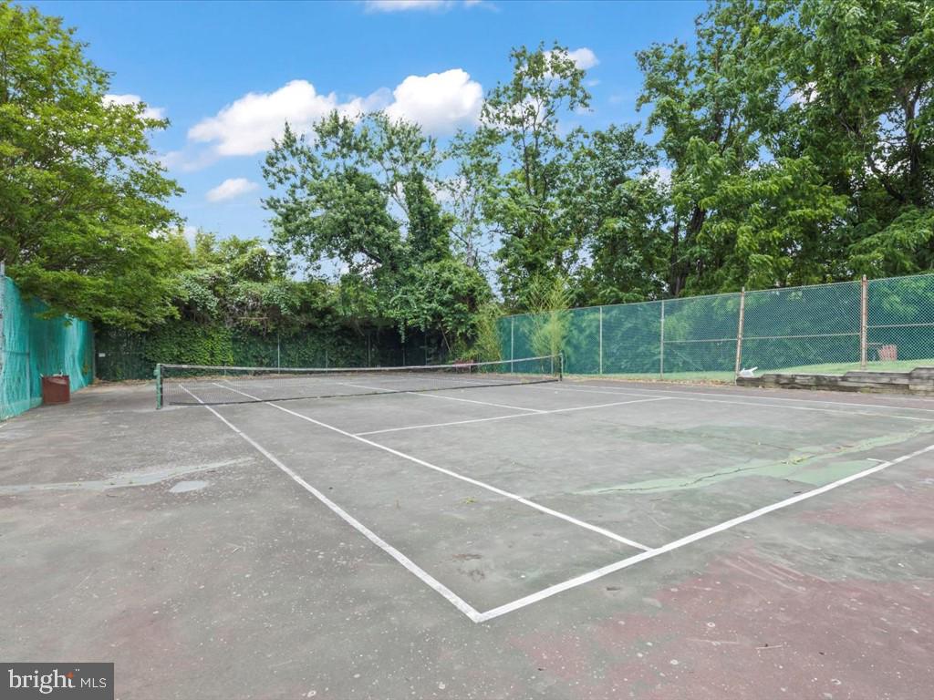 11801 ROCKVILLE PIKE Unit: 710