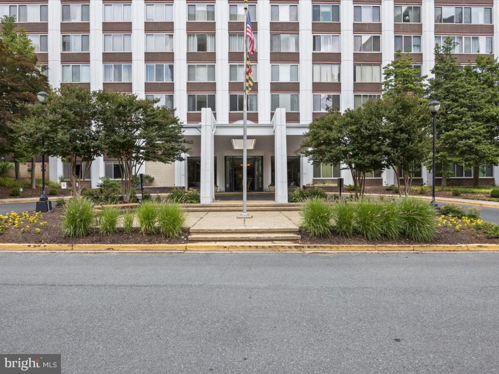 11801 ROCKVILLE PIKE Unit: 710