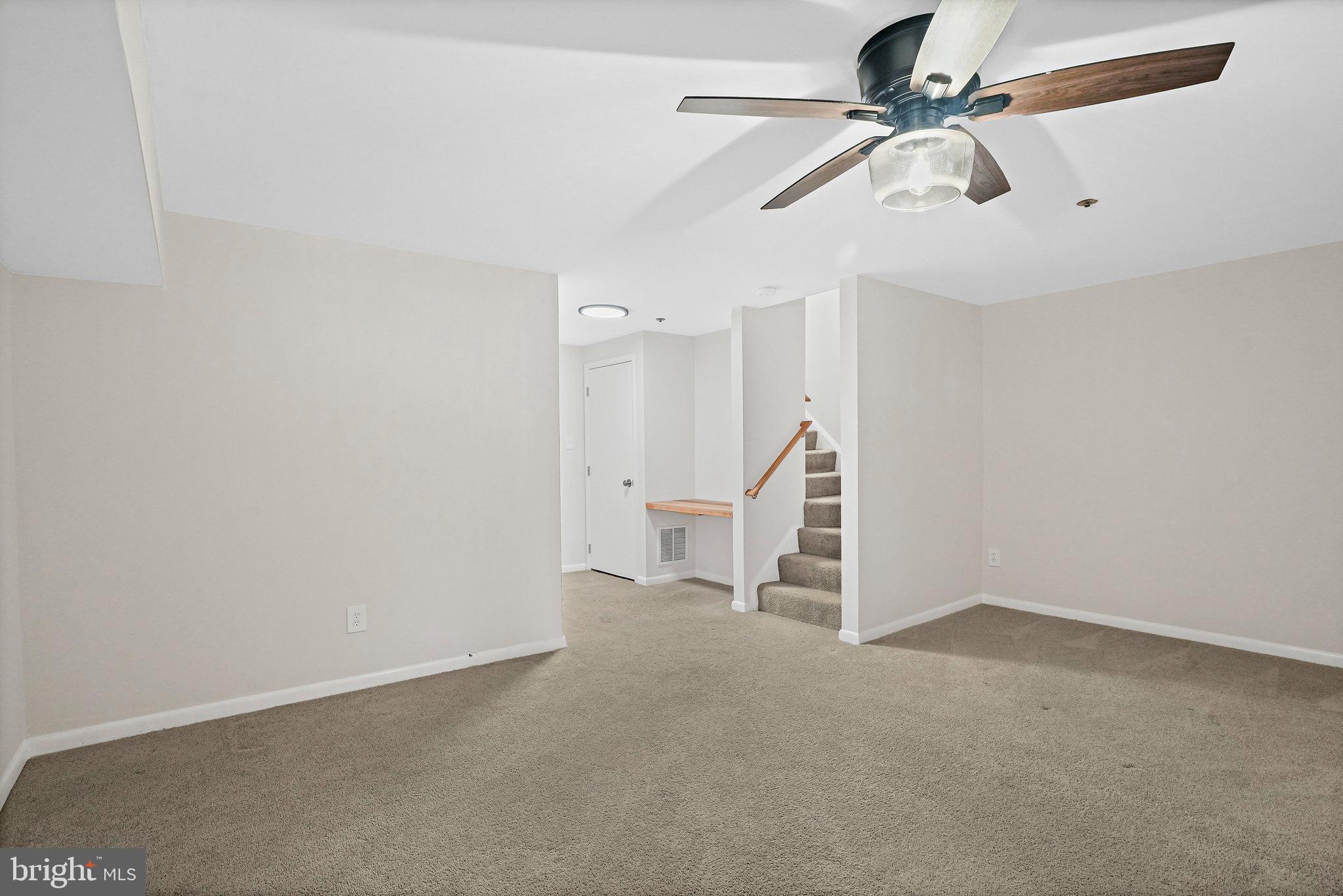 3500 Dartmoor LANE Unit: 31