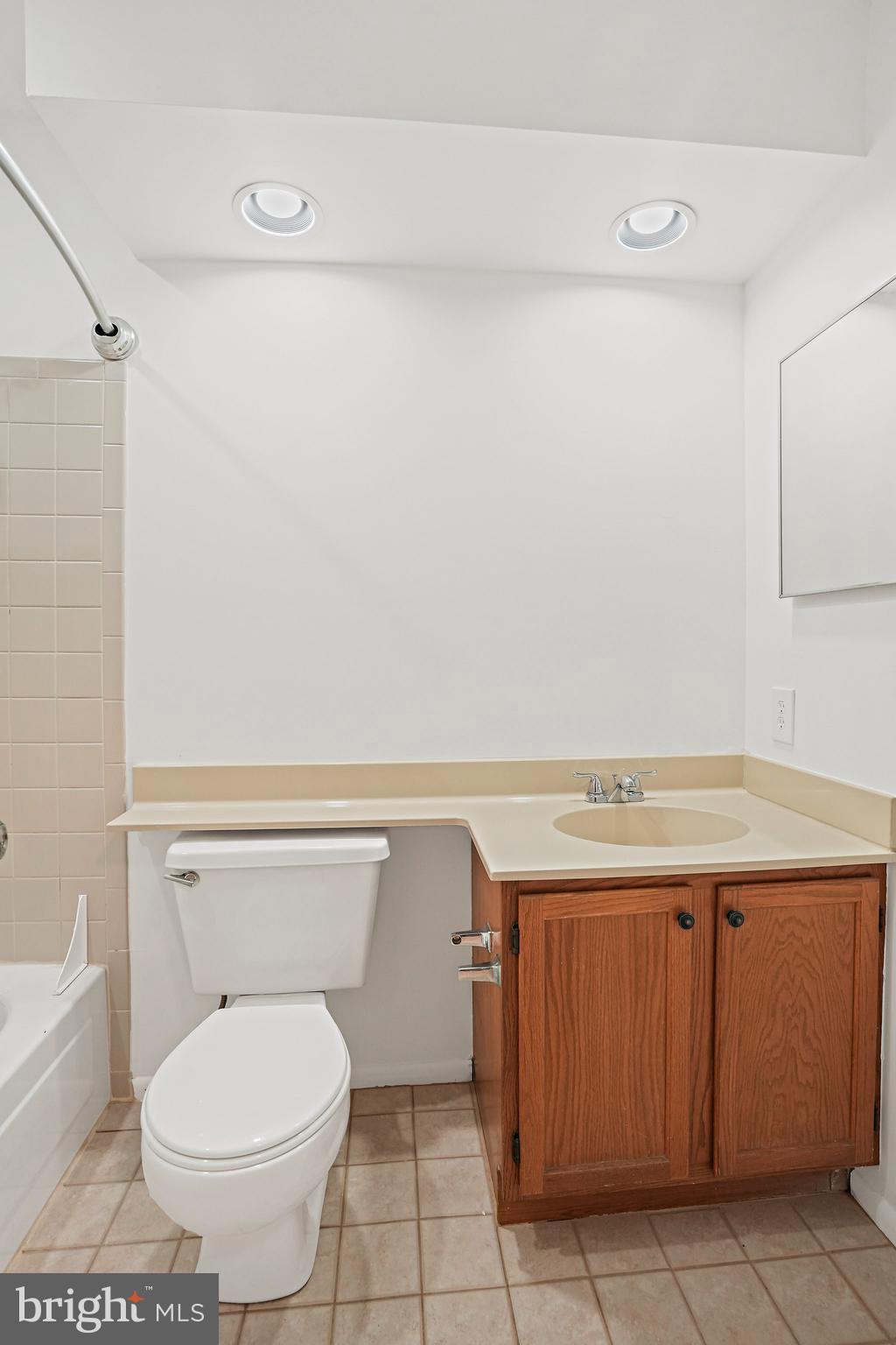 3500 Dartmoor LANE Unit: 31