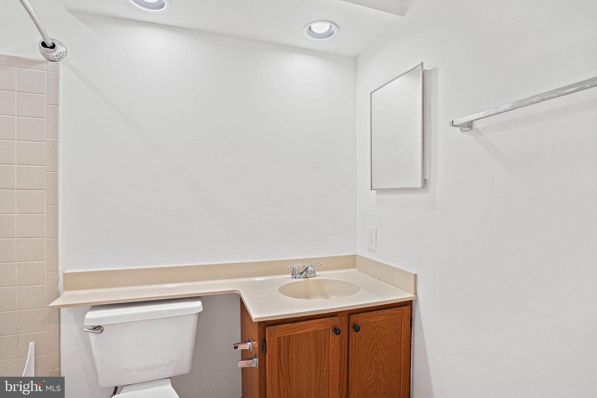 3500 Dartmoor LANE Unit: 31