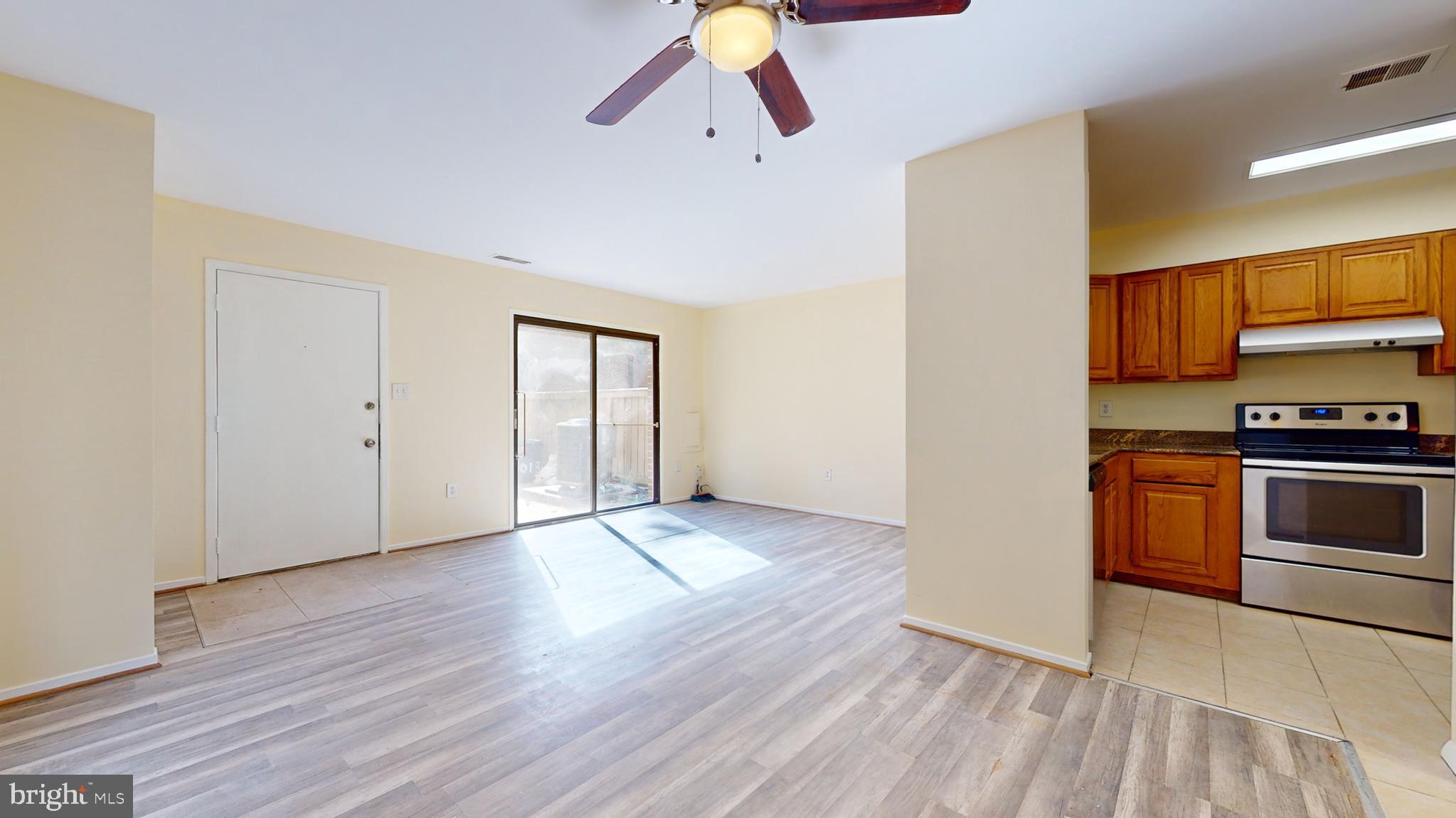 10018 Forest View PLACE
