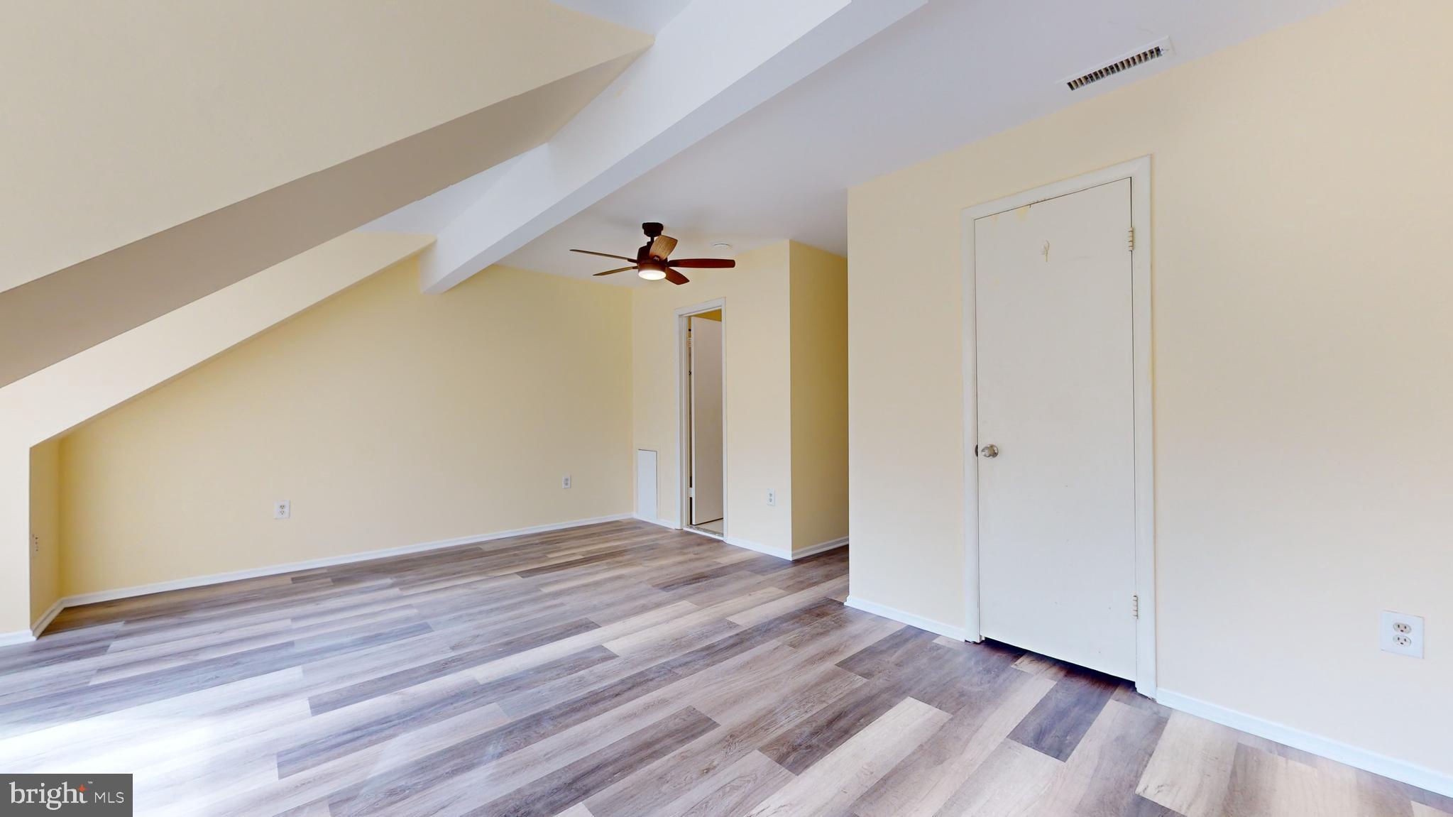 10018 Forest View PLACE