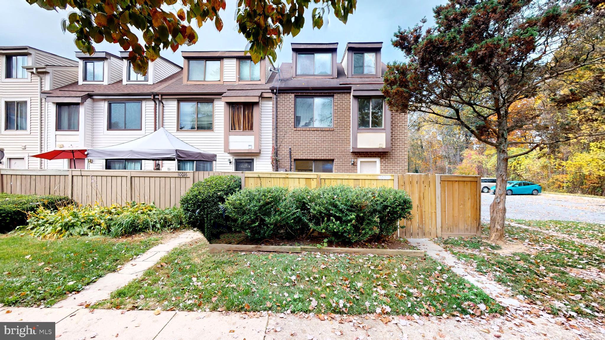 10018 Forest View PLACE