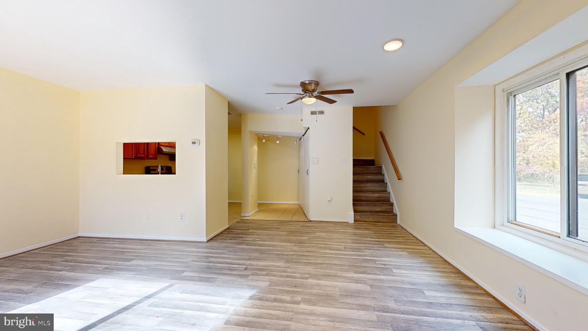 10018 Forest View PLACE