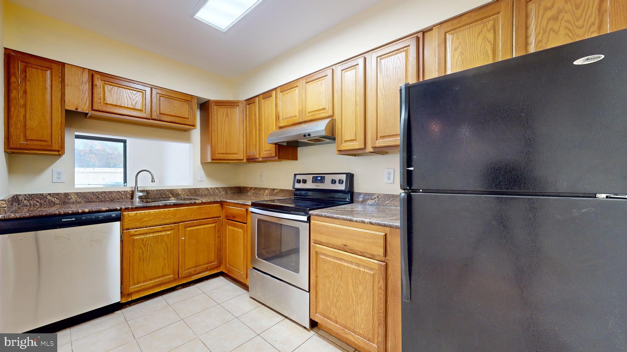10018 Forest View PLACE