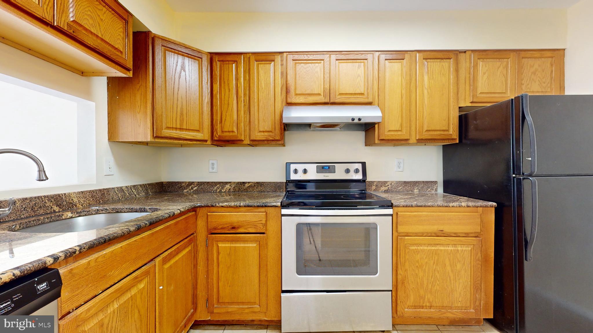 10018 Forest View PLACE