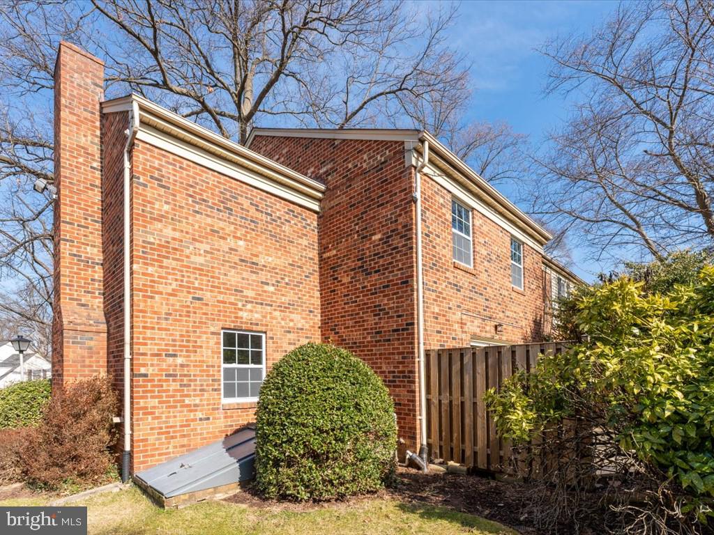 798 Princeton Pl #2