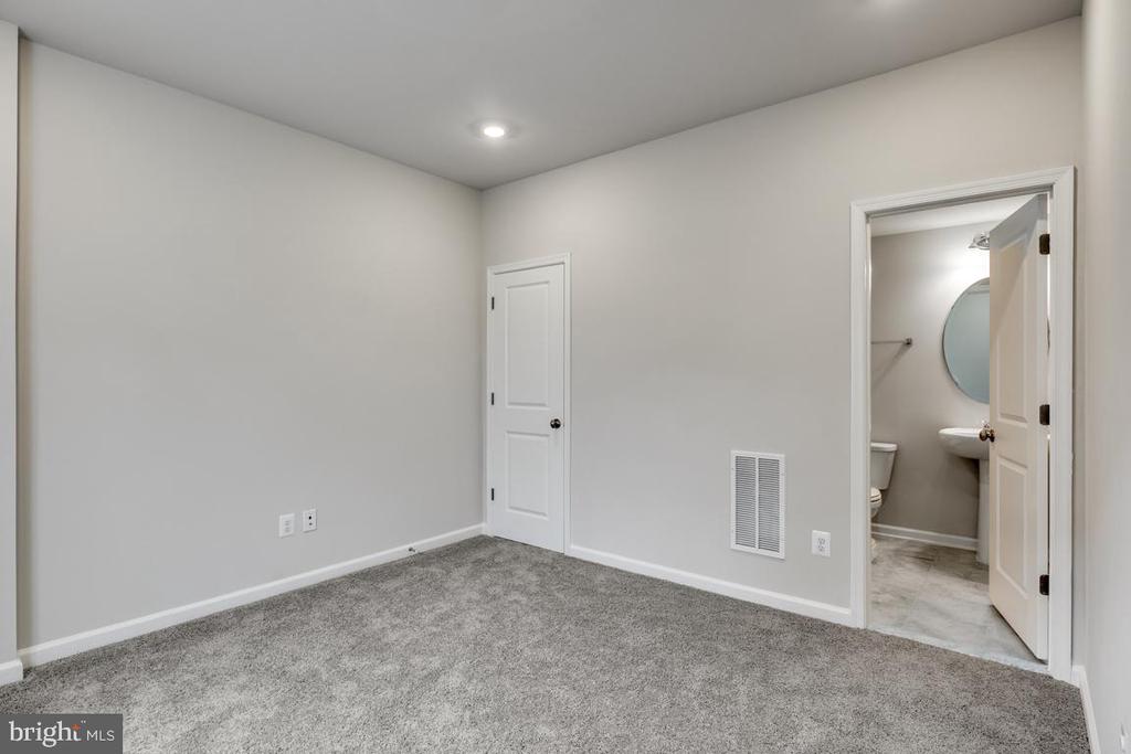 10113 Kings Grove Way Way