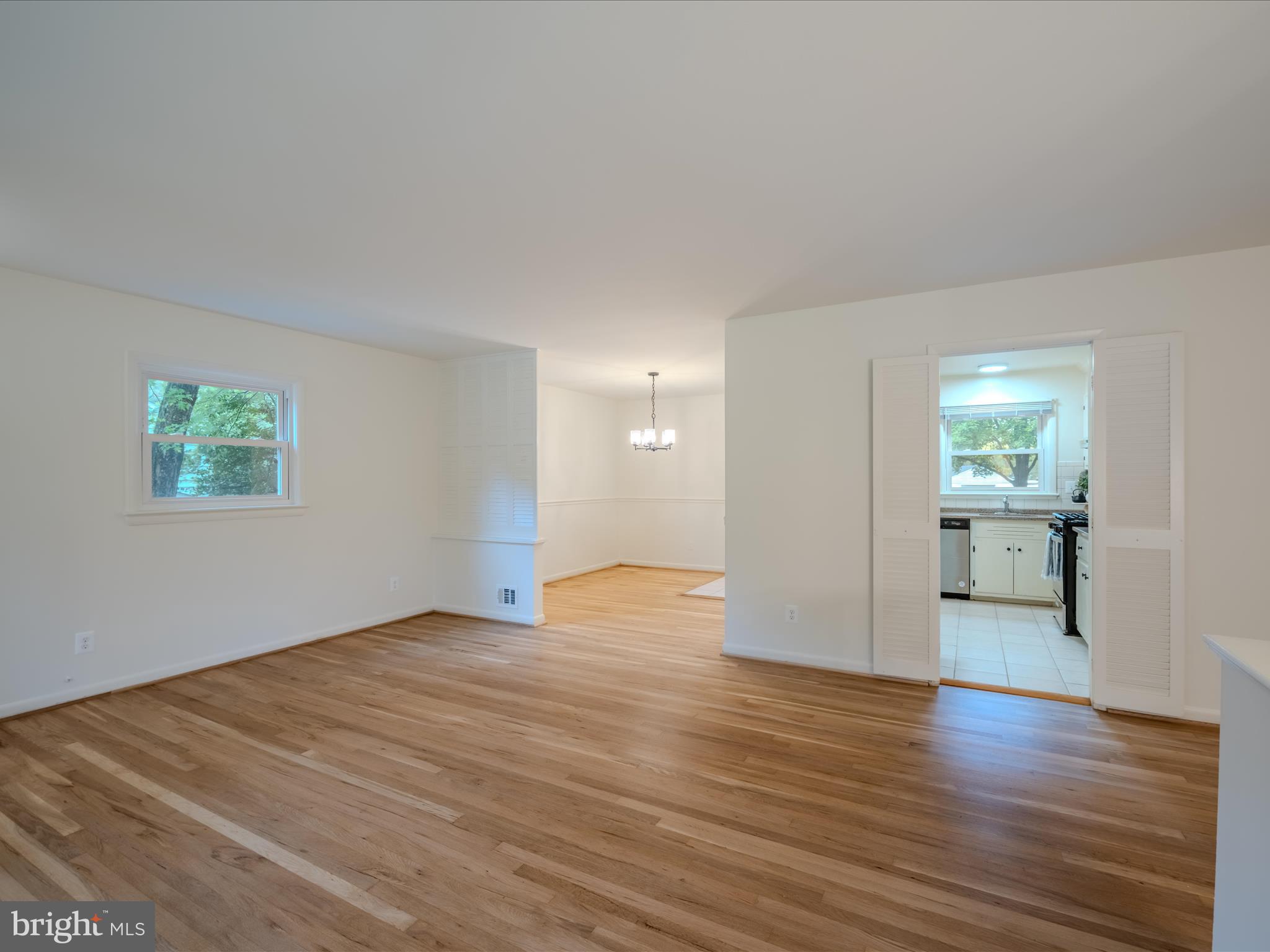 1225 Gladstone Dr