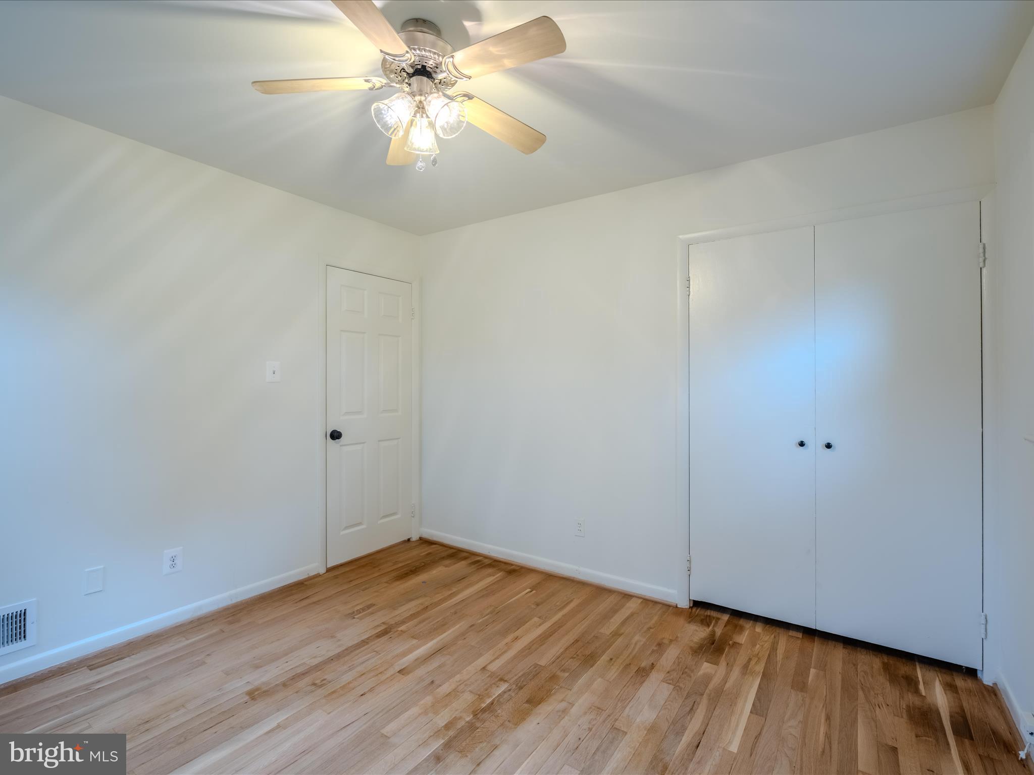 1225 Gladstone Dr