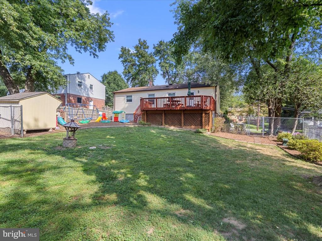1225 Gladstone Dr