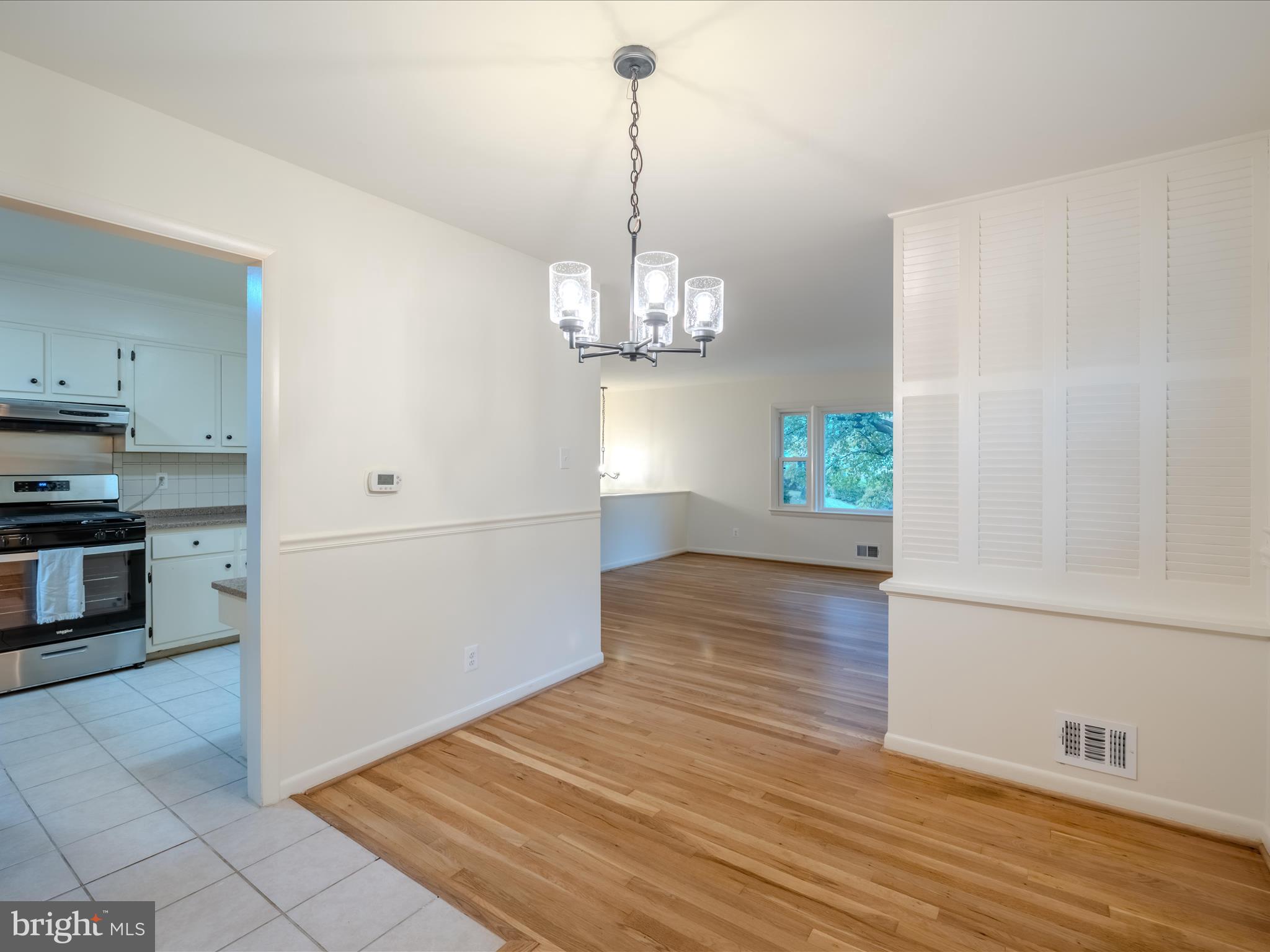 1225 Gladstone Dr