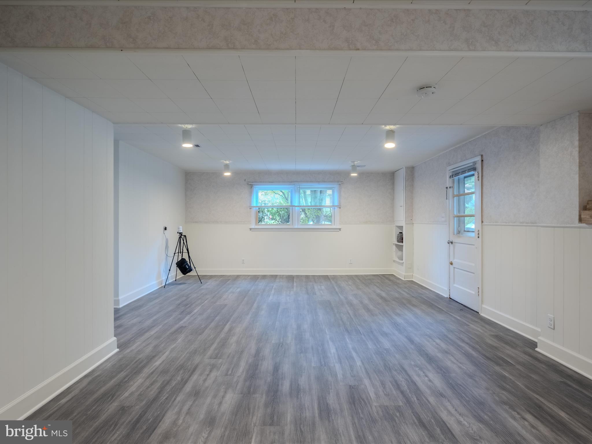 1225 Gladstone Dr