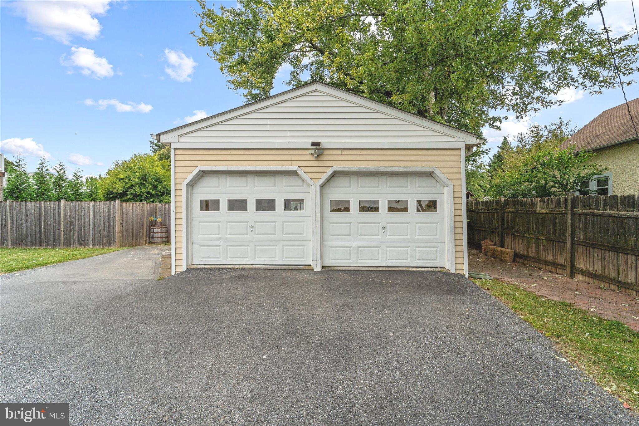 26008 Ridge Rd