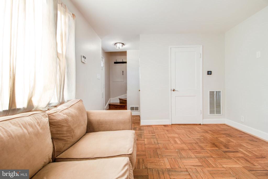 1109 Carson St