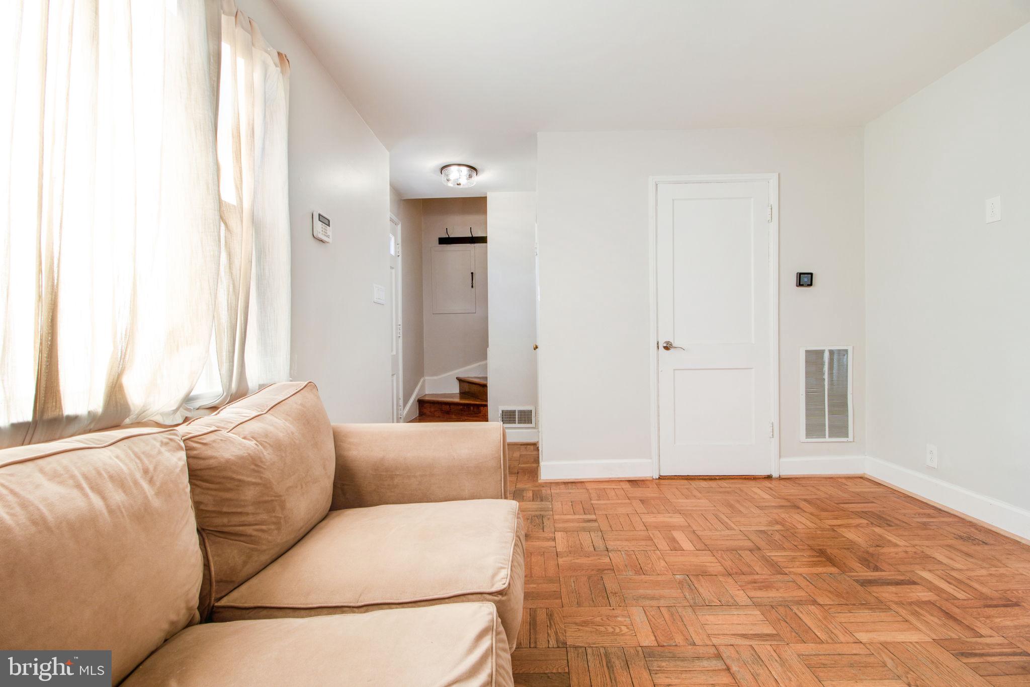 1109 Carson St