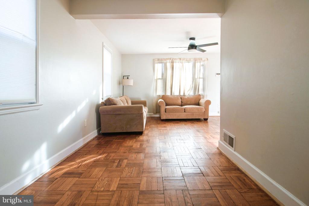 1109 Carson St