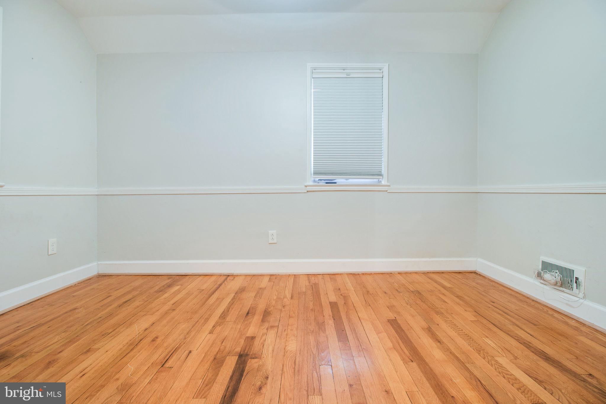 1109 Carson St