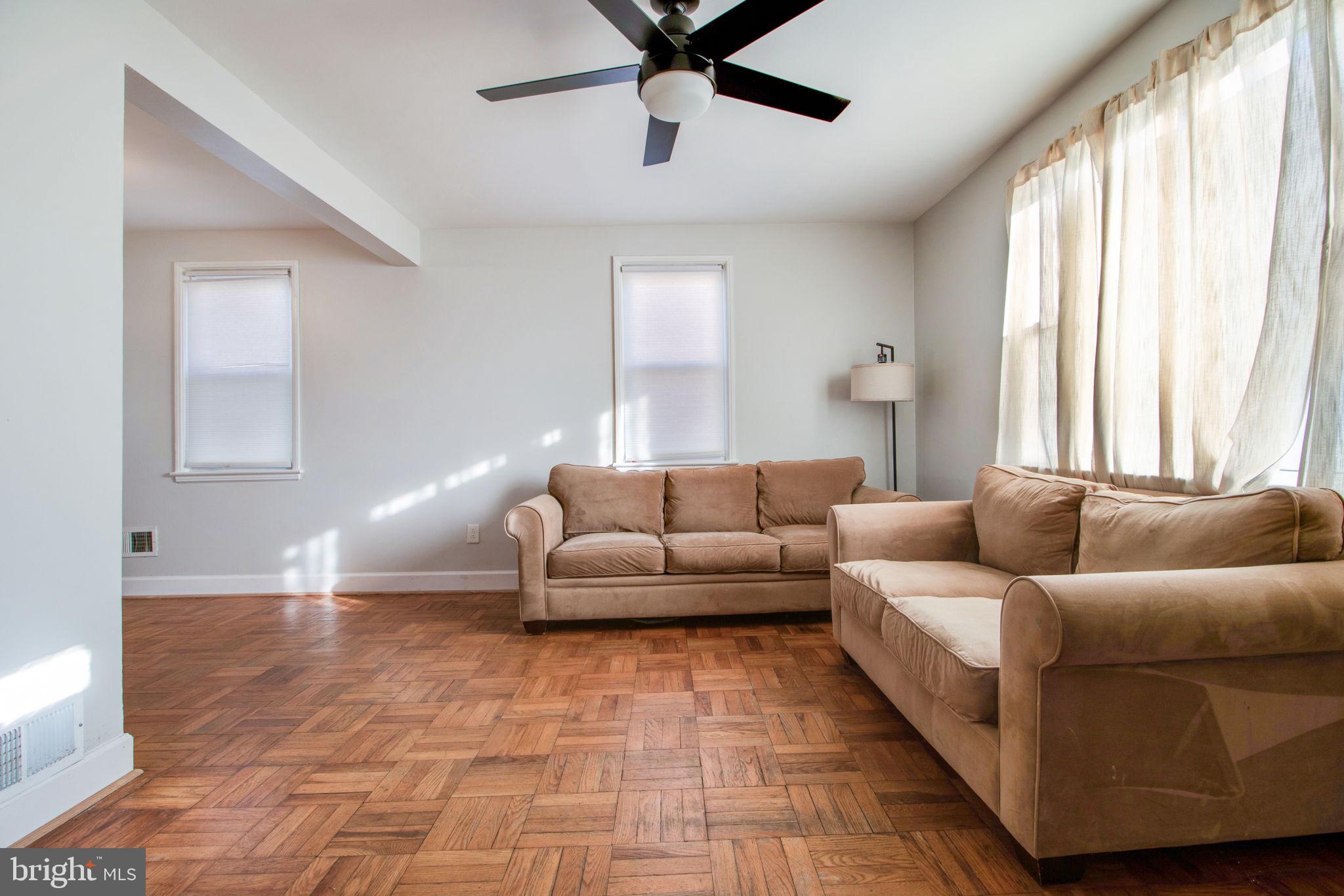 1109 Carson St