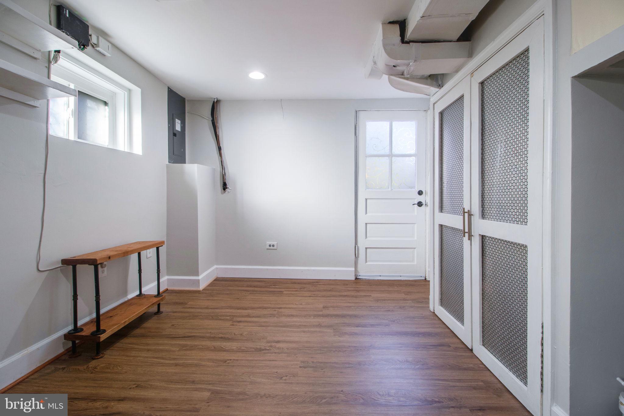 1109 Carson St