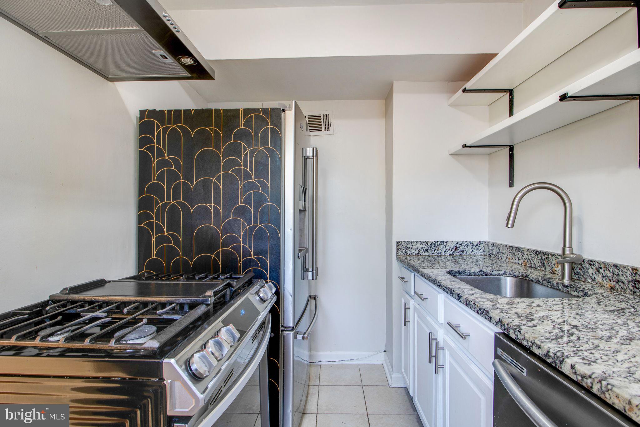 1109 Carson St