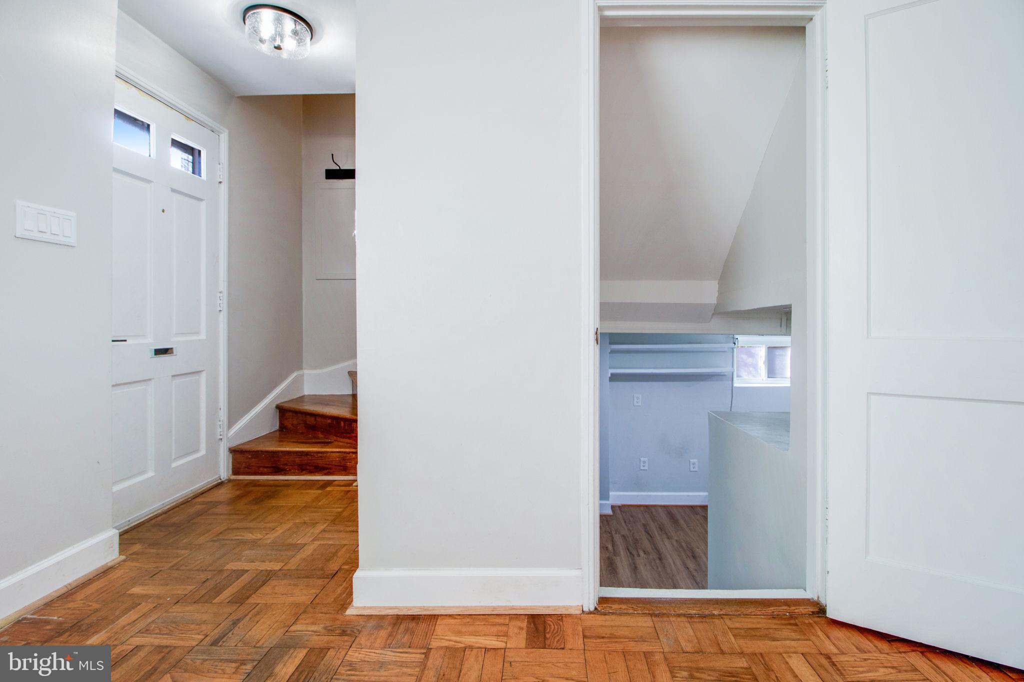 1109 Carson St