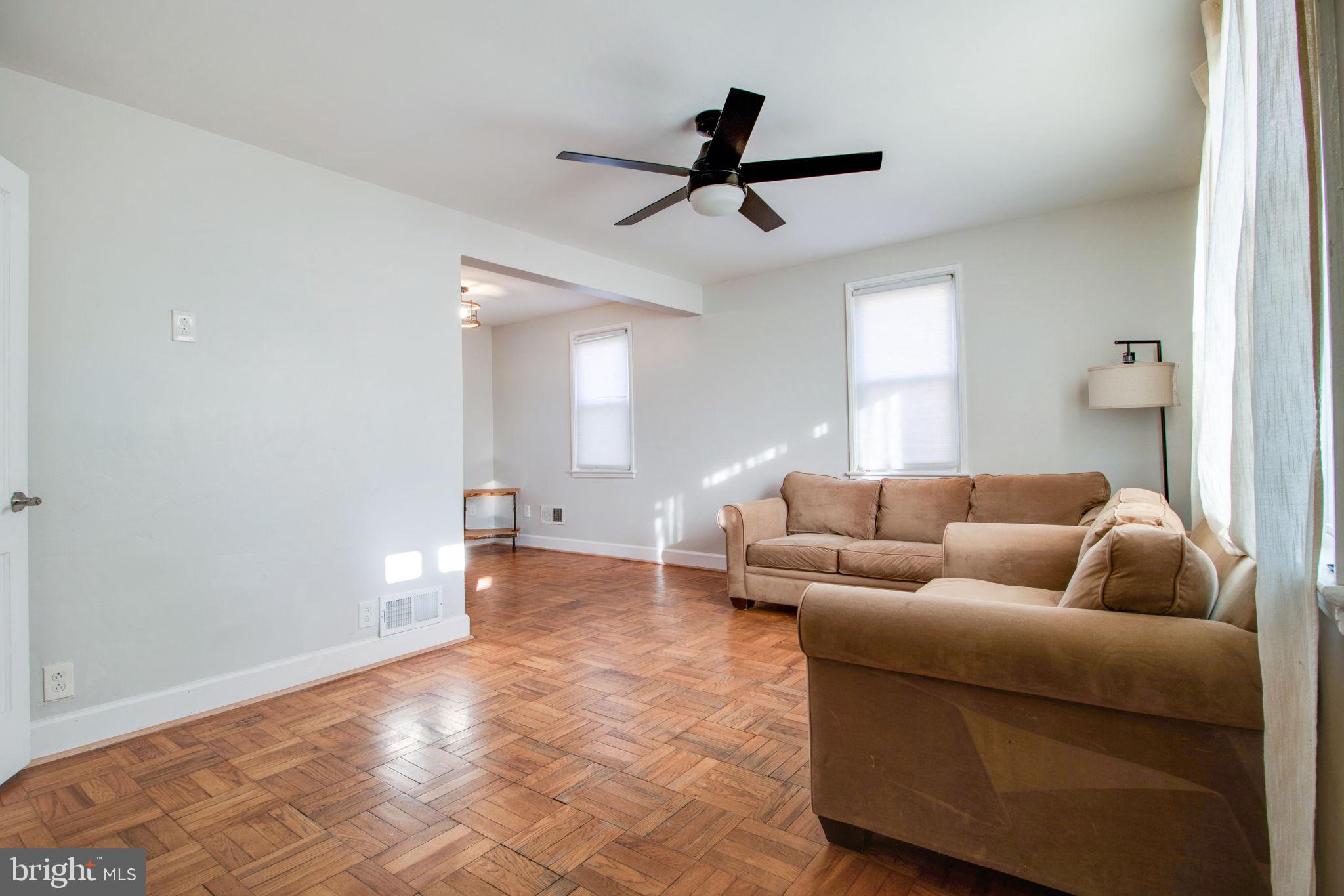 1109 Carson St