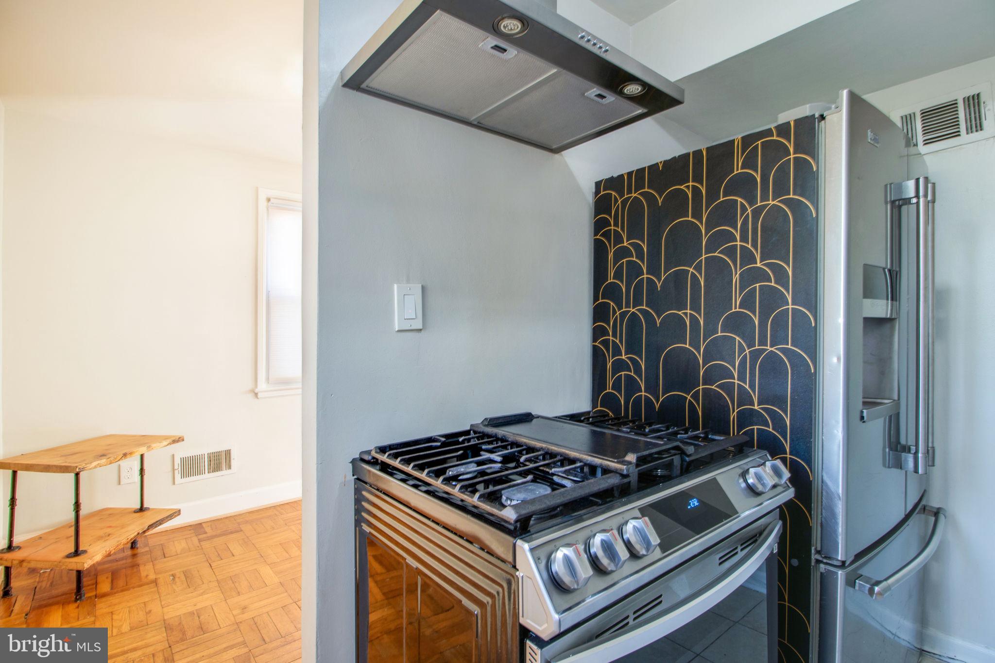 1109 Carson St