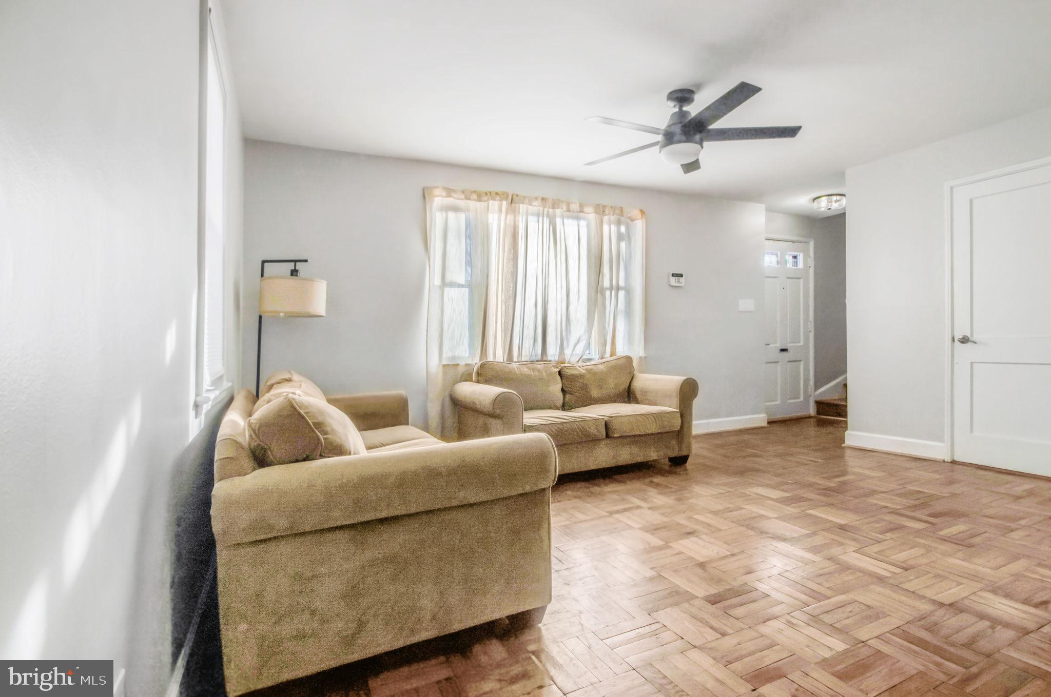 1109 Carson St