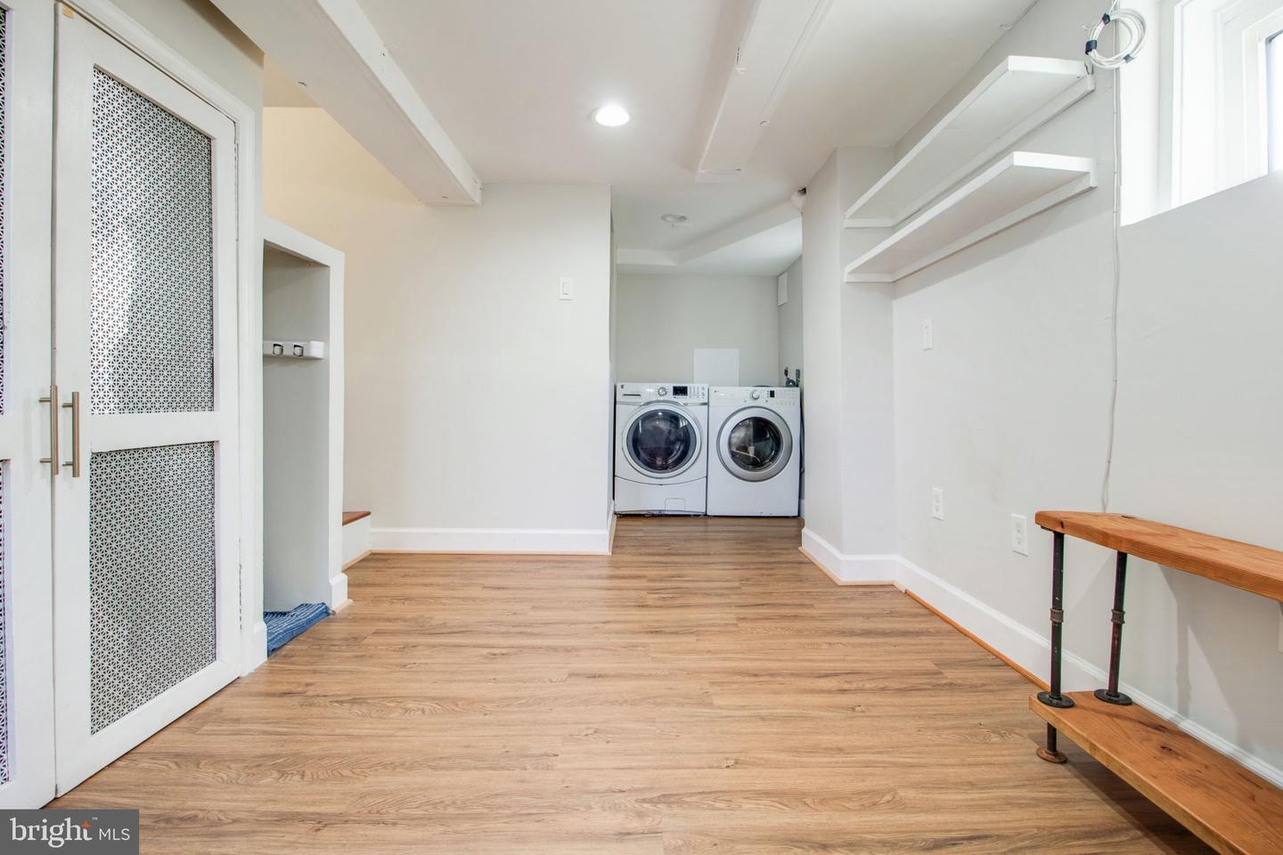 1109 Carson St