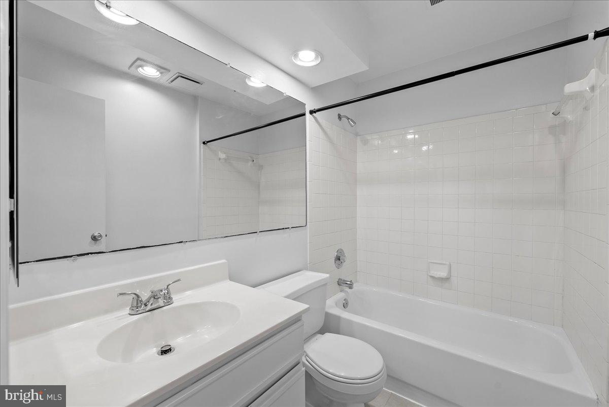 13601 Sir Thomas Way #2-C-24