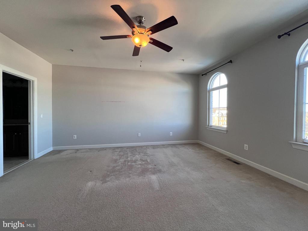 239 COMMUNITY CENTER AVE #239