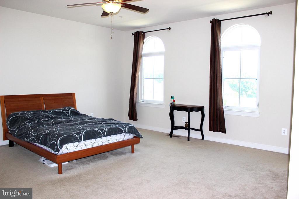 239 COMMUNITY CENTER AVE #239