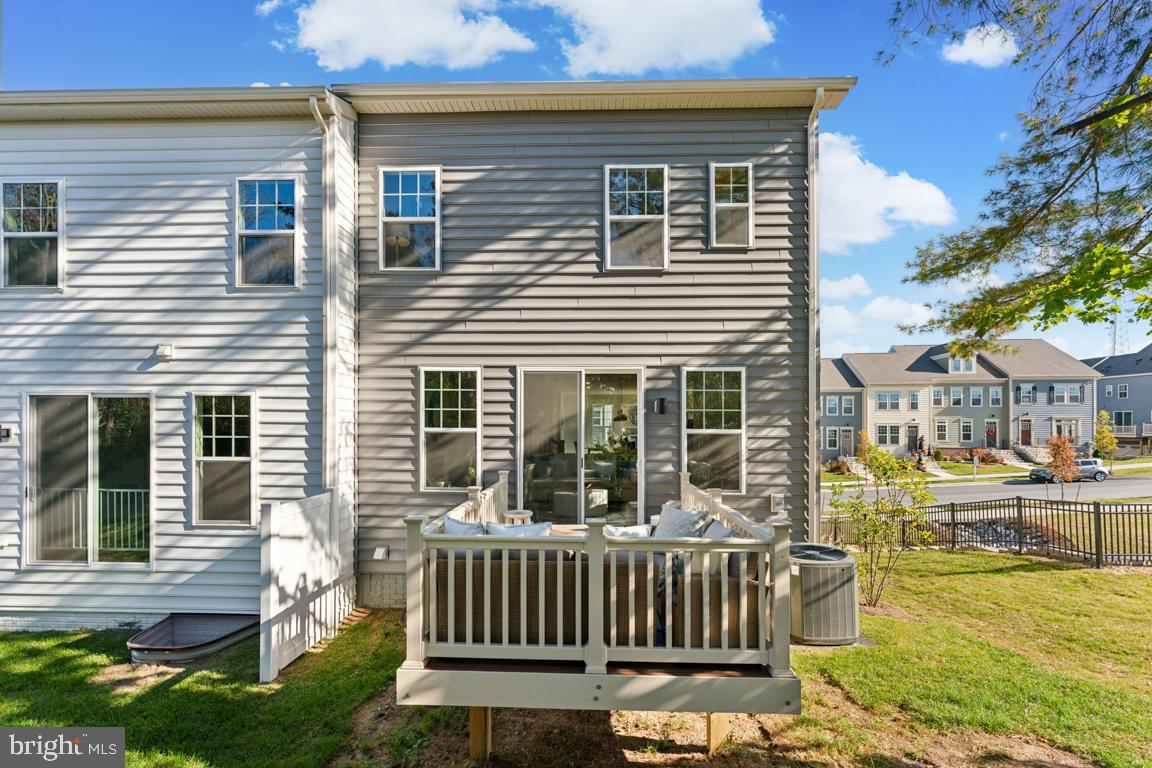 10164 Kings Grove