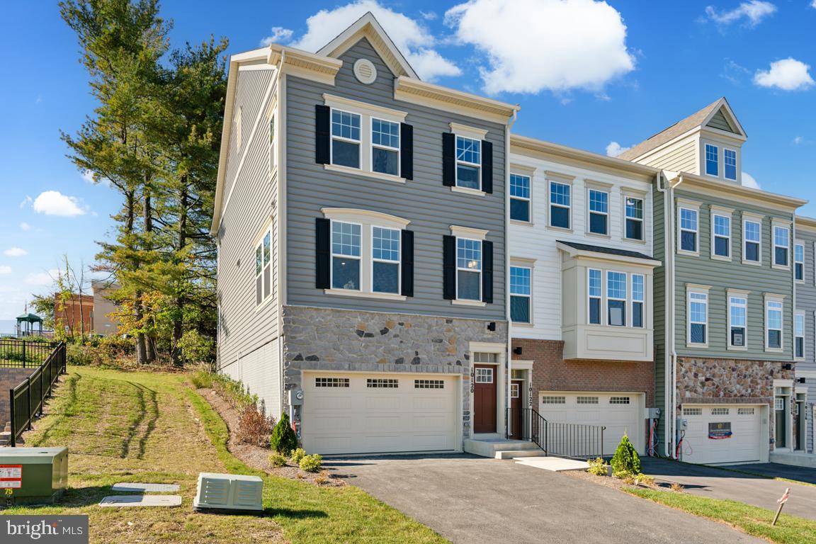 10164 Kings Grove
