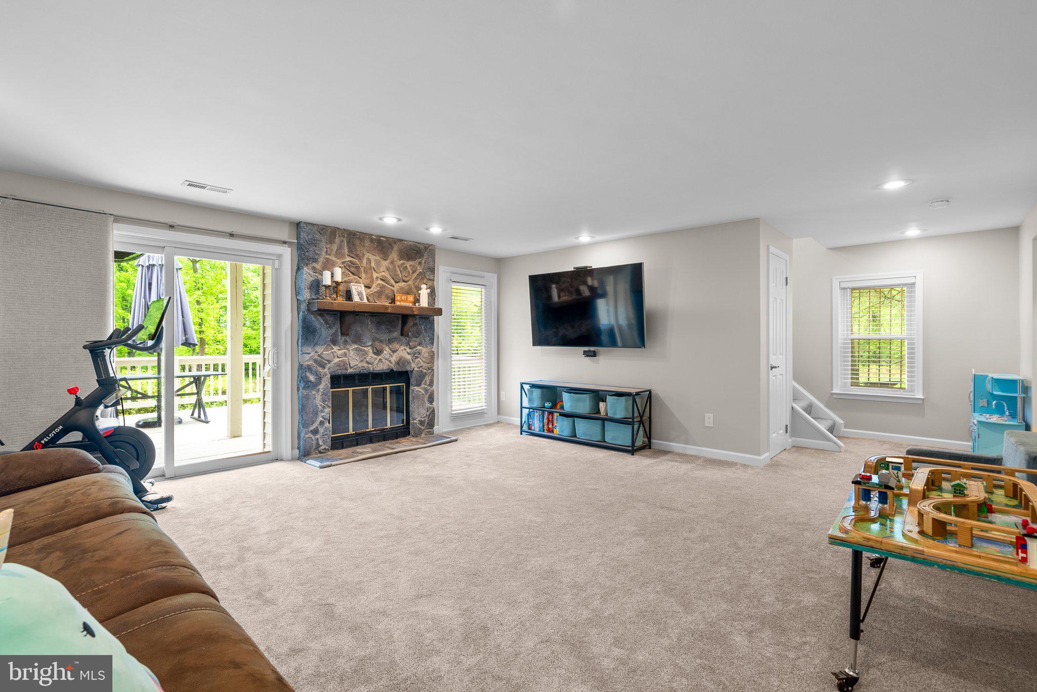 2015 Hickory Hill Ln