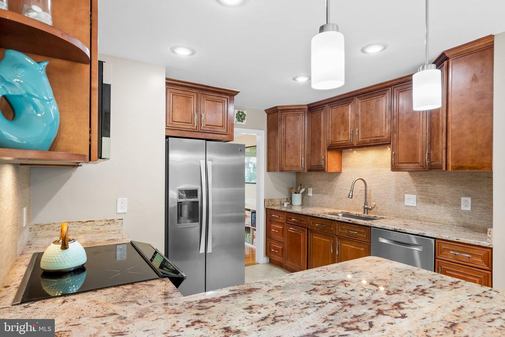 2015 Hickory Hill Ln