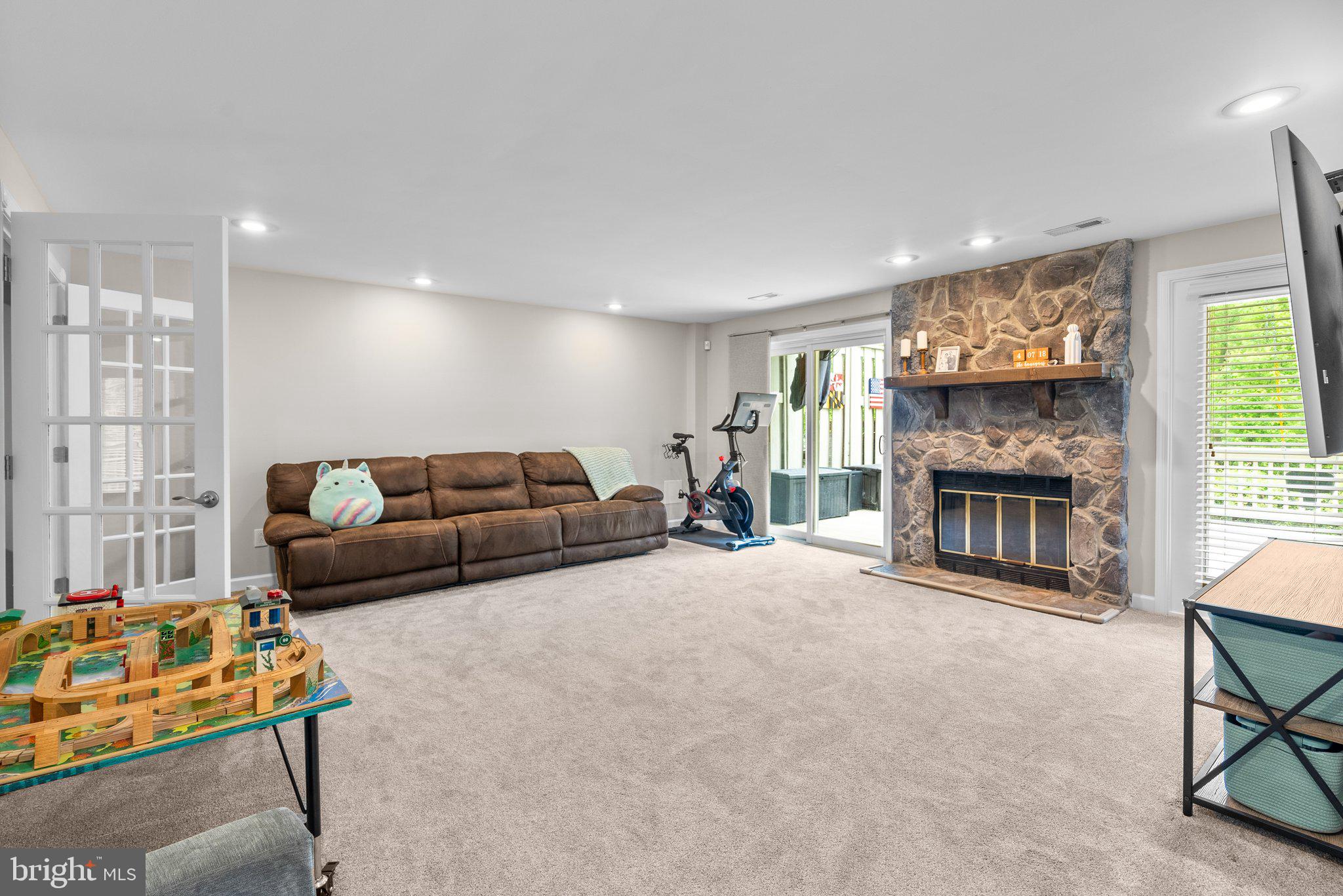 2015 Hickory Hill Ln