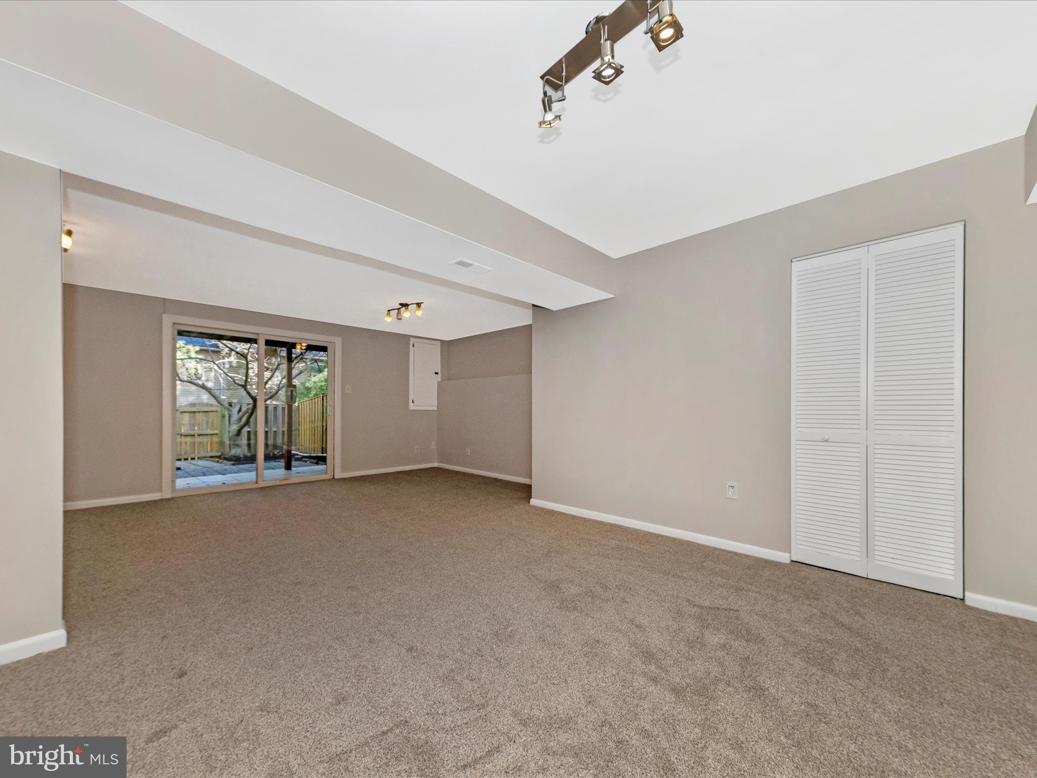 25 Wheatfield Ct