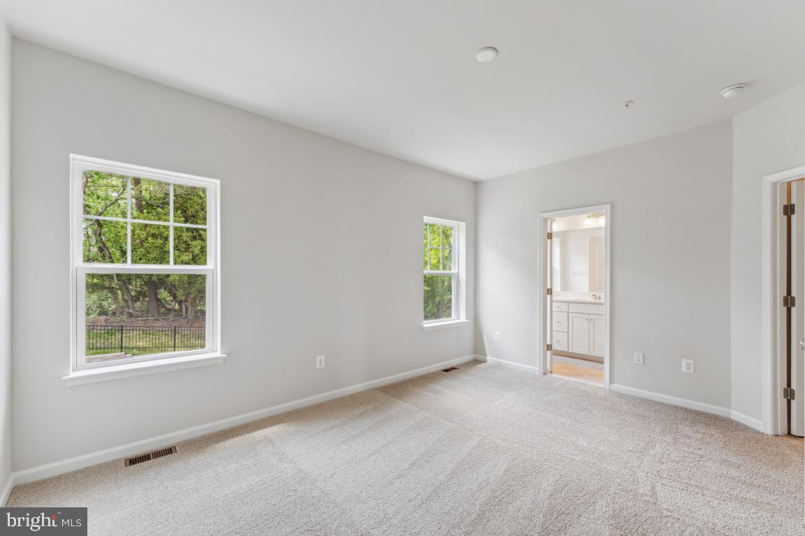 10158 Kings Grove Way