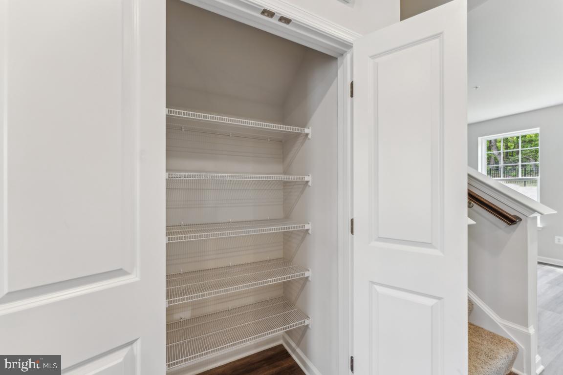 10158 Kings Grove Way